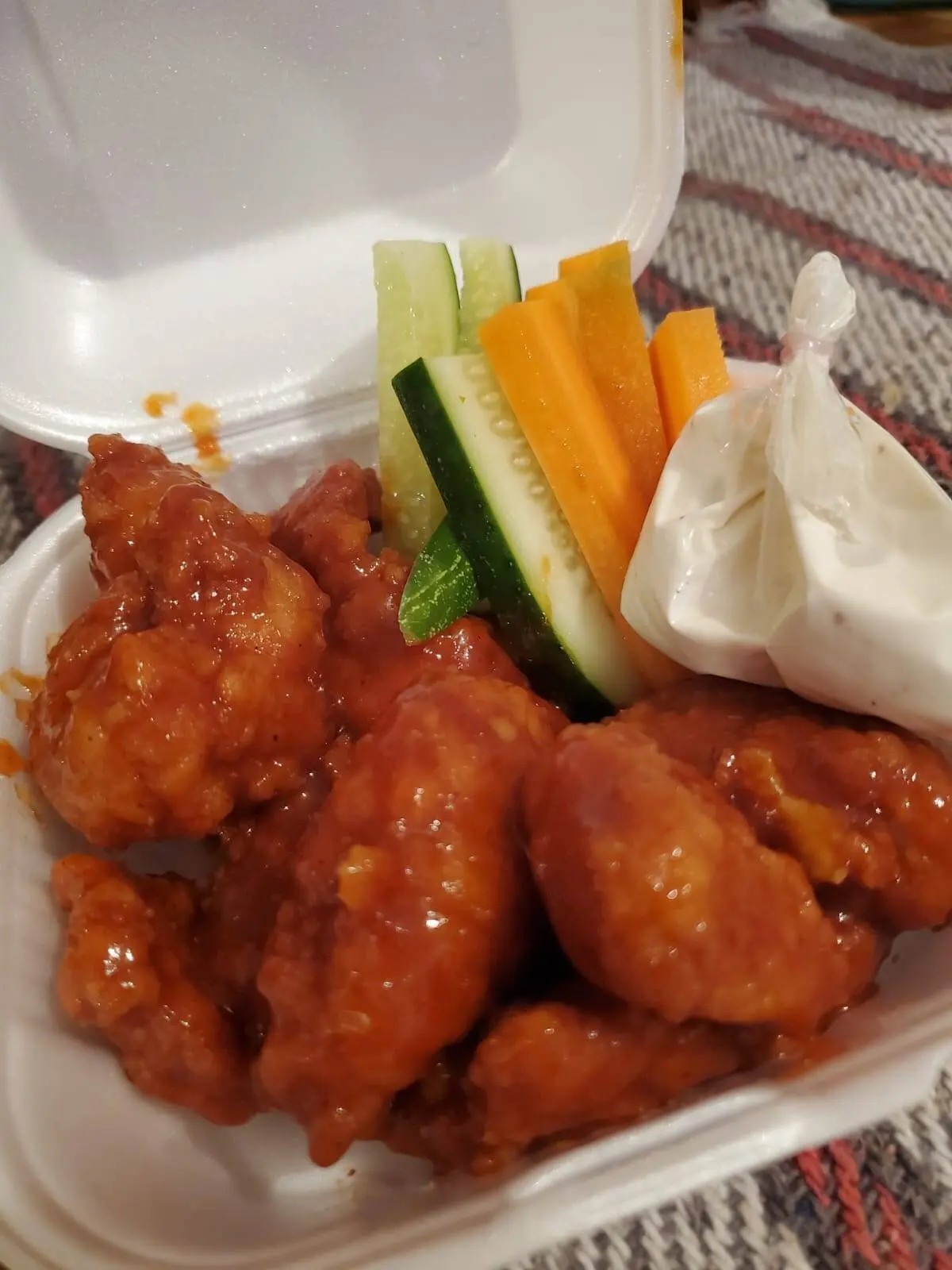 Boneless de Pollo en salsa BBQ.